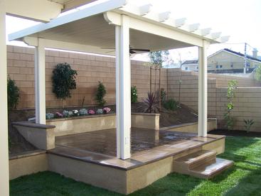 Free standing patio cover